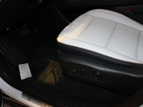 New 2026 Chevrolet Traverse High Country w/ LPO, Floor Liner Package image 11