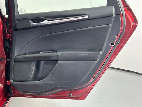 Used 2017 Ford Fusion Titanium image 12