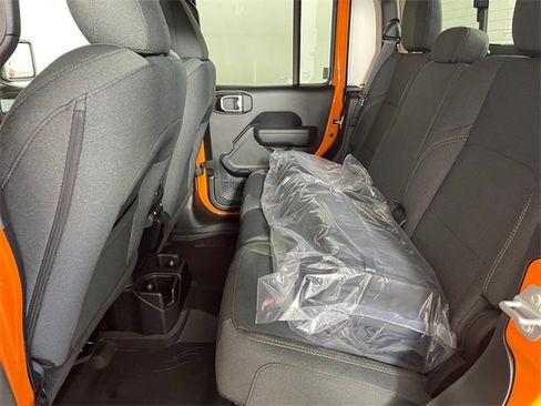 New 2025 Jeep Gladiator Willys image 14