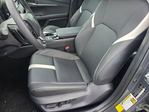 Used 2025 Toyota Camry SE FWD image 22