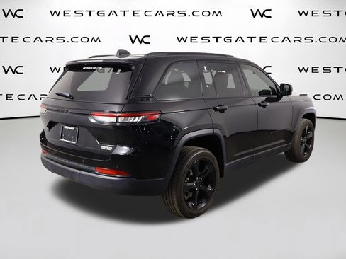 Used 2025 Jeep Grand Cherokee Altitude RWD image 47