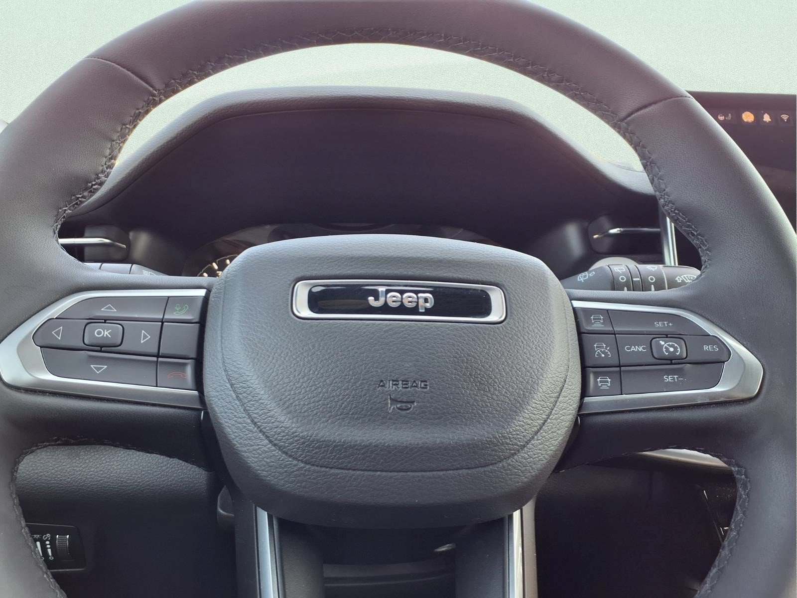 Used 2026 Jeep Compass Limited AWD/4WD image 12
