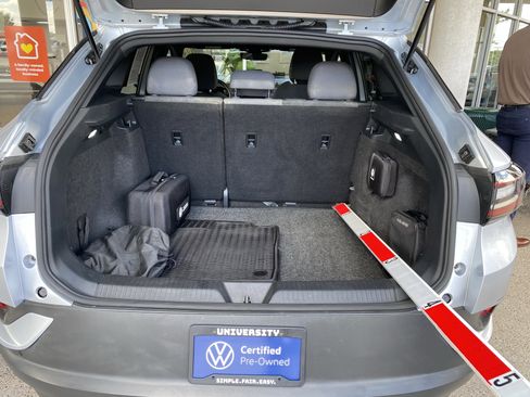 Certified 2022 Volkswagen ID.4 Pro RWD image 16