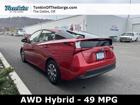 Used 2022 Toyota Prius LE image 7