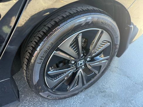 Used 2018 Honda Civic EX image 10