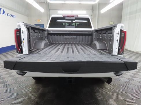Used 2025 GMC Sierra 3500 AT4 w/ AT4 Premium Plus Package image 43