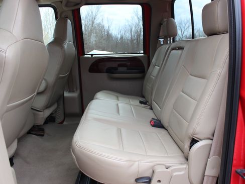 Used 2006 Ford F250 Lariat image 32