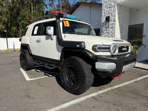 Used 2013 Toyota FJ Cruiser 2WD w/ Upgrade Pkg image 24