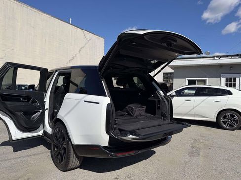 Used 2023 Land Rover Range Rover SE image 27