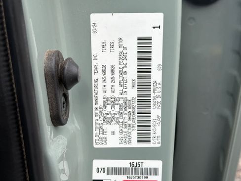 Used 2024 Toyota Tundra SR5 w/ SR5 Premium Package AWD/4WD image 27