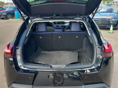 Used 2022 Lexus UX 200 w/ Accessory Package (Z2) FWD image 7