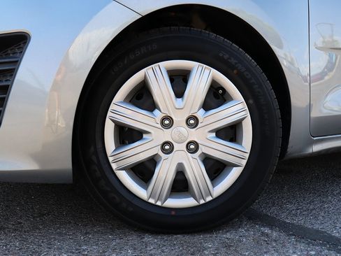 Used 2021 Kia Rio S FWD image 5