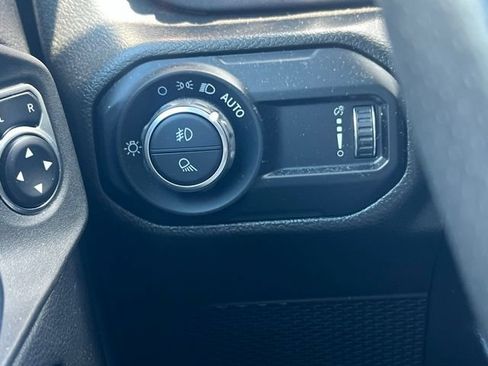 Used 2023 Jeep Gladiator Mojave w/ Cold Weather Group AWD/4WD image 5