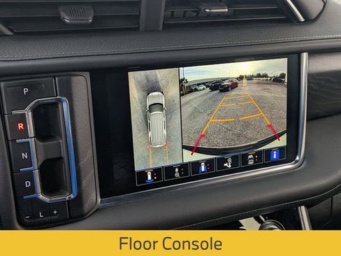 Used 2024 GMC Yukon XL Denali image 24