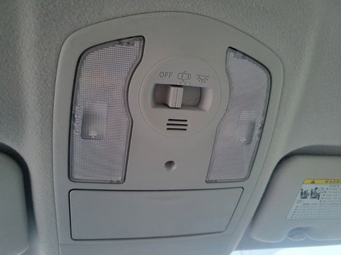 Used 2015 Toyota Prius Two image 39