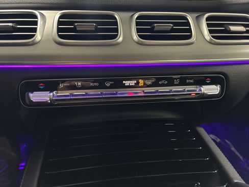 Used 2025 Mercedes-Benz GLE 450 4MATIC w/ AMG Line Exterior image 24