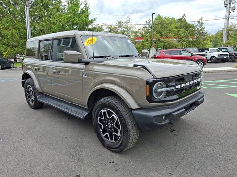 Used 2025 Ford Bronco Outer Banks AWD/4WD image 3