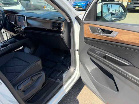 Used 2024 Volkswagen Atlas SE AWD/4WD image 18