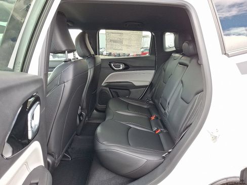 New 2026 Jeep Compass Limited w/ Mopar Graphics Package AWD/4WD image 6