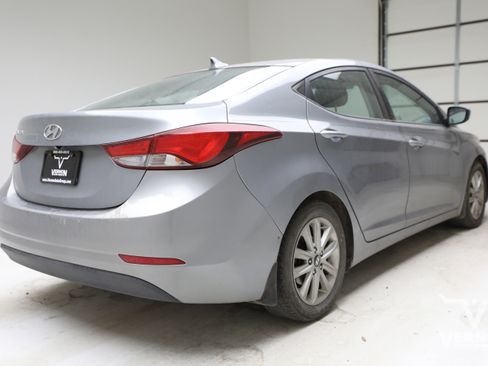 Used 2016 Hyundai Elantra SE w/ Option Group 02 image 4