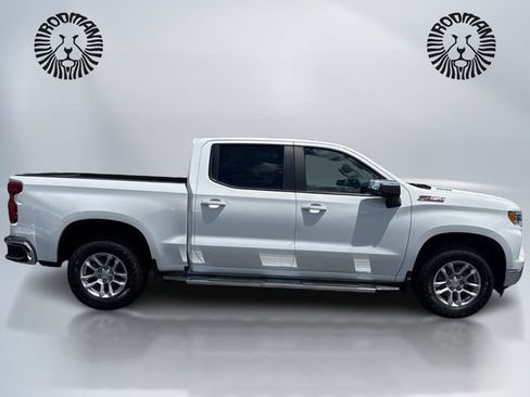 Used 2023 Chevrolet Silverado 1500 LT AWD/4WD image 5