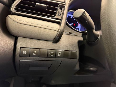 Used 2020 Toyota Camry LE FWD image 24