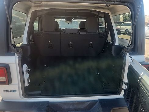 Used 2024 Jeep Wrangler Unlimited AWD/4WD image 18