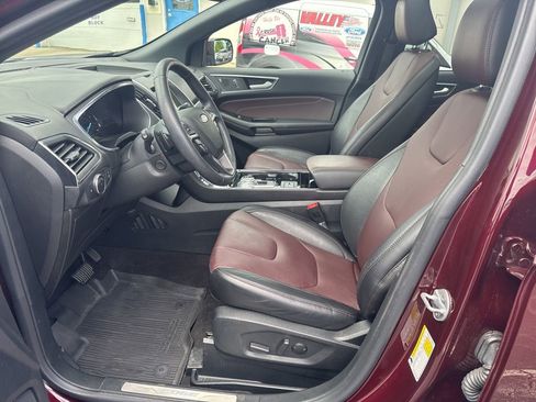 Used 2020 Ford Edge Titanium w/ Equipment Group 301A AWD/4WD image 10