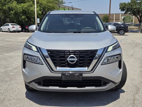 Certified 2023 Nissan Rogue SV FWD image 2
