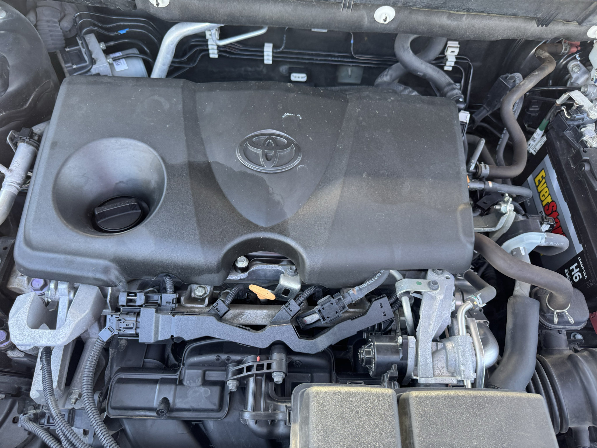 Used 2020 Toyota RAV4 XLE Premium AWD/4WD image 33