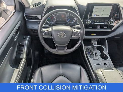 Used 2023 Toyota Highlander XLE FWD image 7