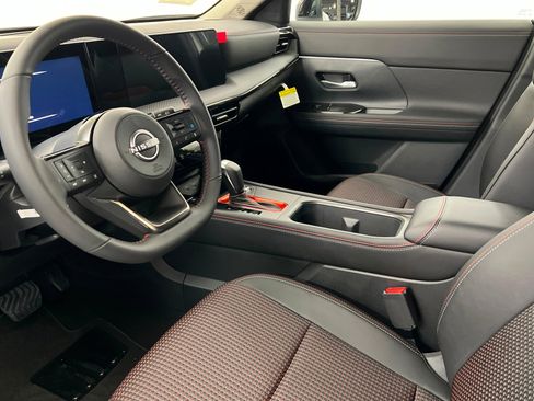 New 2026 Nissan Kicks SR w/ Cold Weather Package image 15