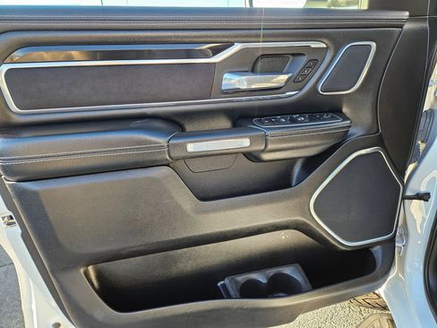 Used 2022 RAM 1500 Laramie AWD/4WD image 15