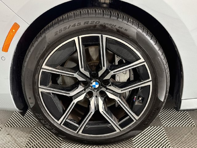 Used 2026 BMW 740i RWD image 39
