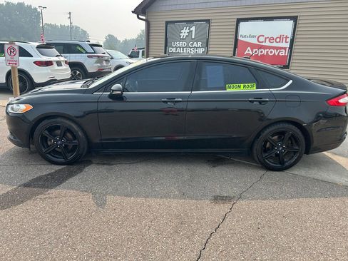 Used 2016 Ford Fusion SE FWD image 8