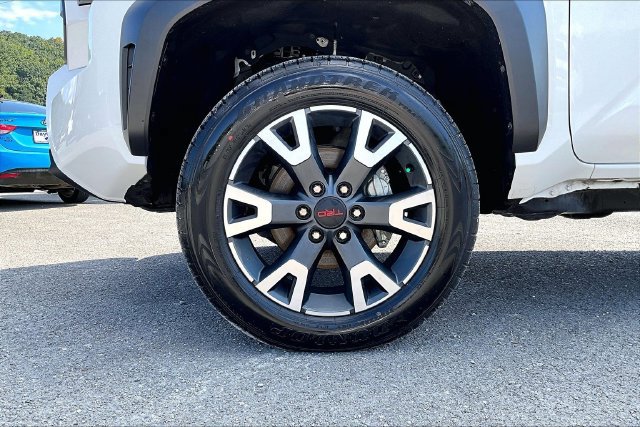 Used 2025 Toyota Tacoma TRD Off-Road AWD/4WD image 8