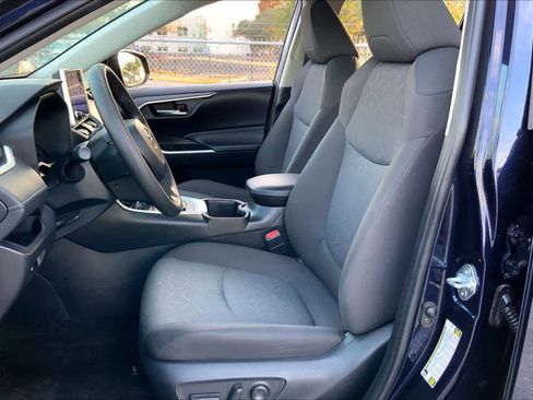 Used 2024 Toyota RAV4 XLE image 7