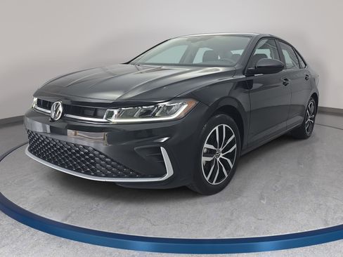Certified 2025 Volkswagen Jetta SE FWD image 1