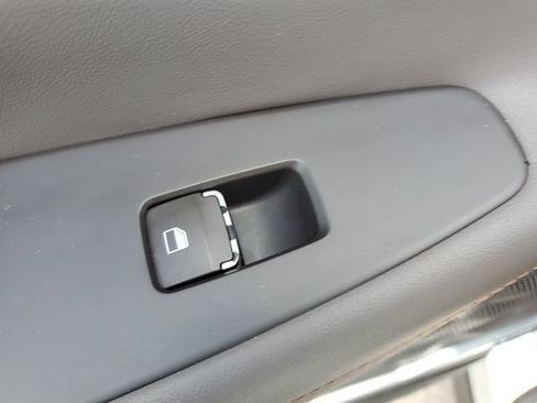 Used 2019 Hyundai Santa Fe Limited FWD image 13