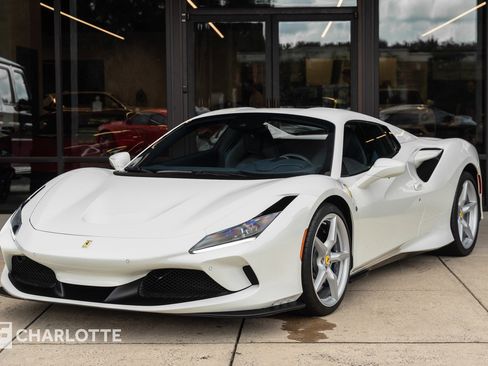 Used 2022 Ferrari F8 Tributo image 7
