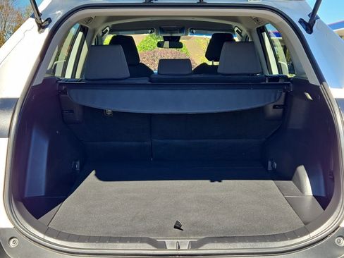 Used 2022 Toyota RAV4 XLE image 10
