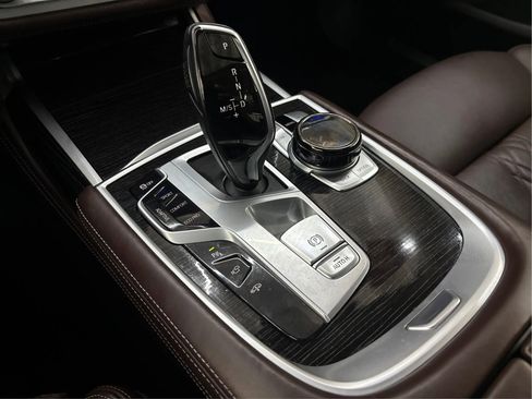 Used 2017 BMW 750i xDrive image 45