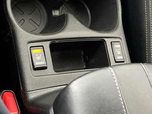 Used 2020 Nissan Rogue SV image 19