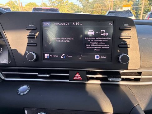 Used 2023 Hyundai Elantra SEL FWD image 30