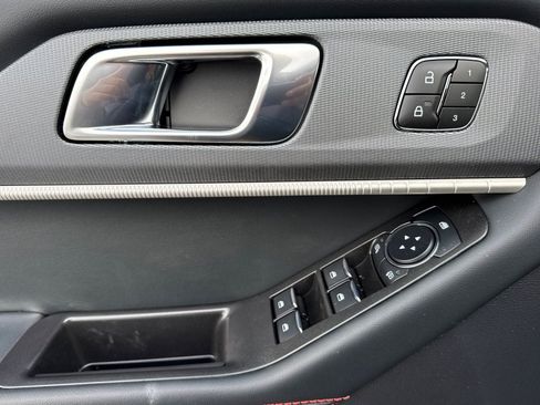 New 2026 Ford Explorer ST-Line w/ ST-Line Street Pack image 12