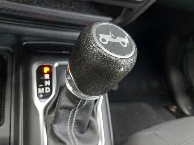 Used 2020 Jeep Wrangler Unlimited Sahara AWD/4WD image 35