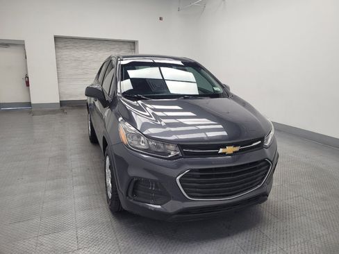 Used 2019 Chevrolet Trax LS w/ LPO, Cargo Package FWD image 14
