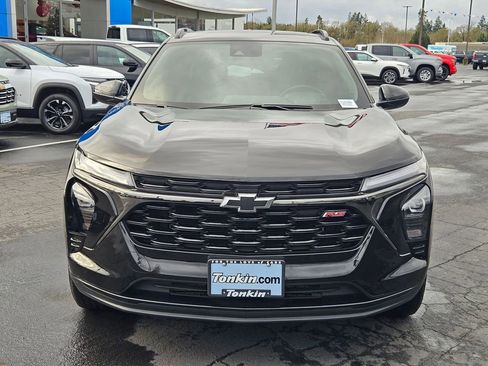 Used 2025 Chevrolet Trax RS w/ Sunroof Package image 9