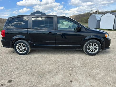 Used 2016 Dodge Grand Caravan SXT FWD image 5