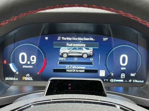 Used 2025 Ford Explorer ST-Line w/ ST-Line Street Pack image 23